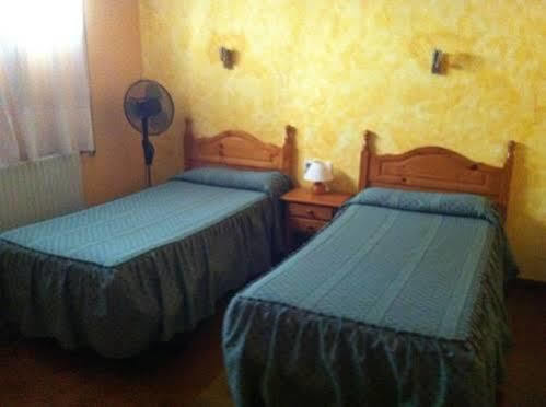 Hostal Le Vintage Ávila Buitenkant foto
